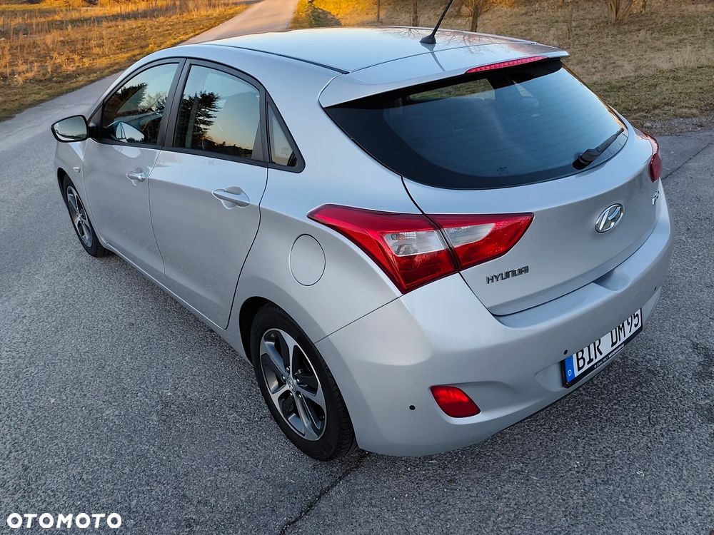 Hyundai i30 blue 1.4 YES Silver - 25