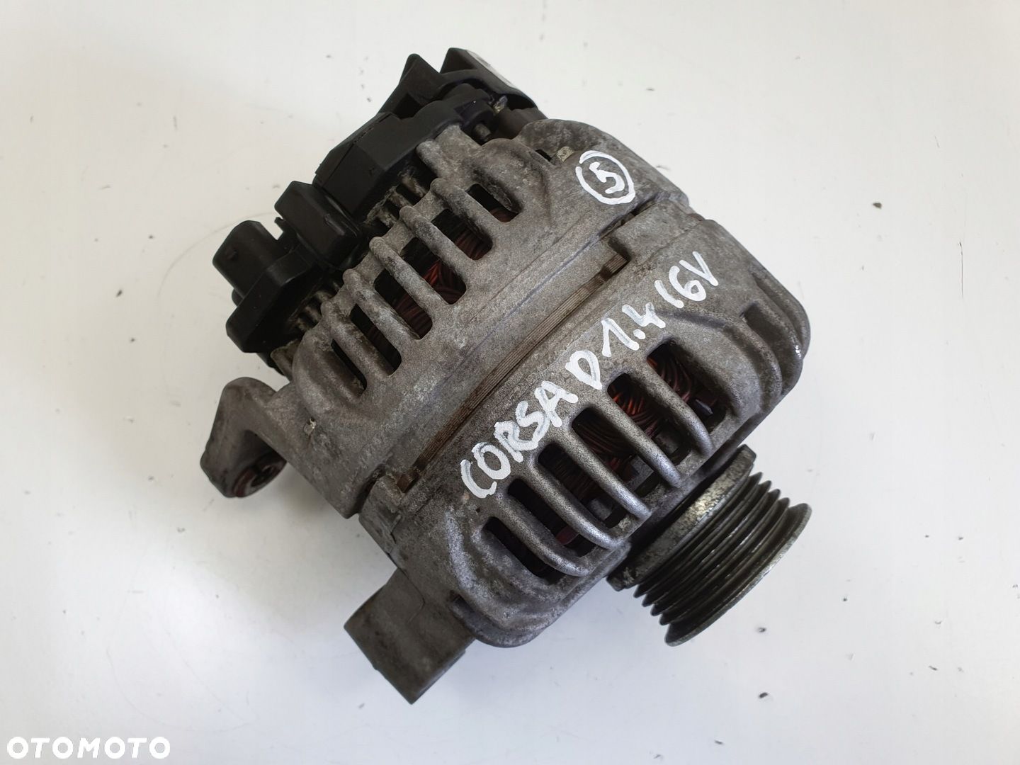 Opel Corsa D 1.4 16V ALTERNATOR BOSCH - 1
