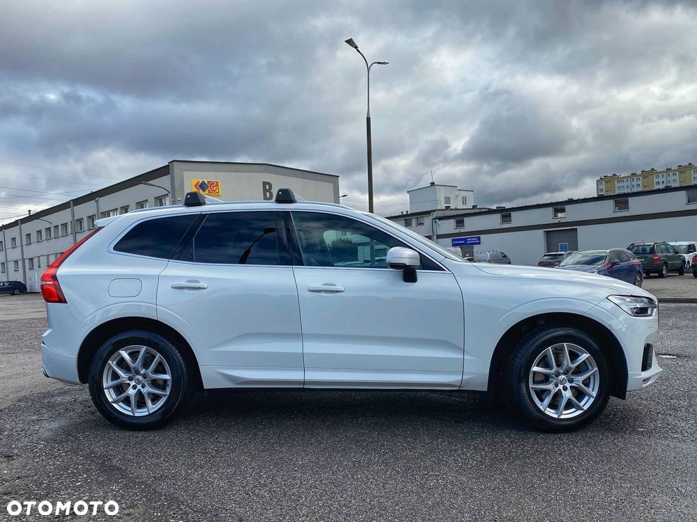 Volvo XC 60 T5 AWD R-Design - 4