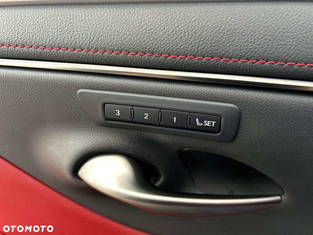 Lexus ES 300h F Sport Edition - 21