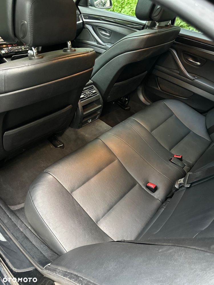 BMW Seria 5 525d - 27