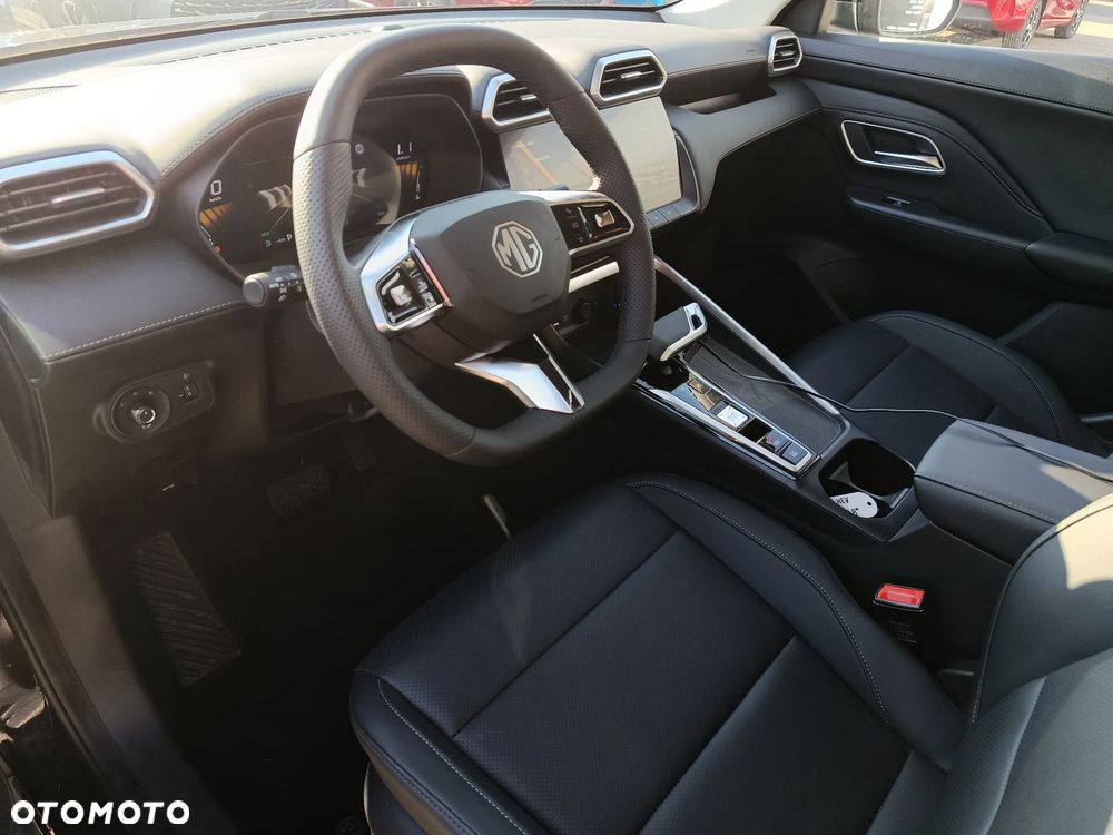 MG ZS Hybrid+ - 10