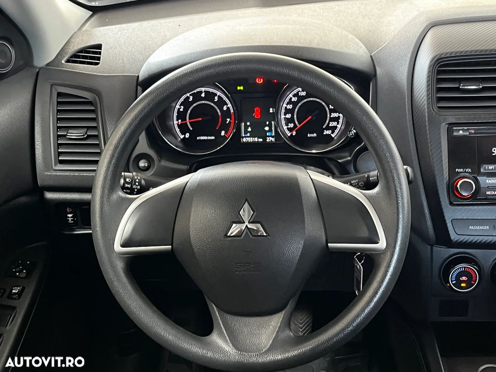 Mitsubishi ASX - 12