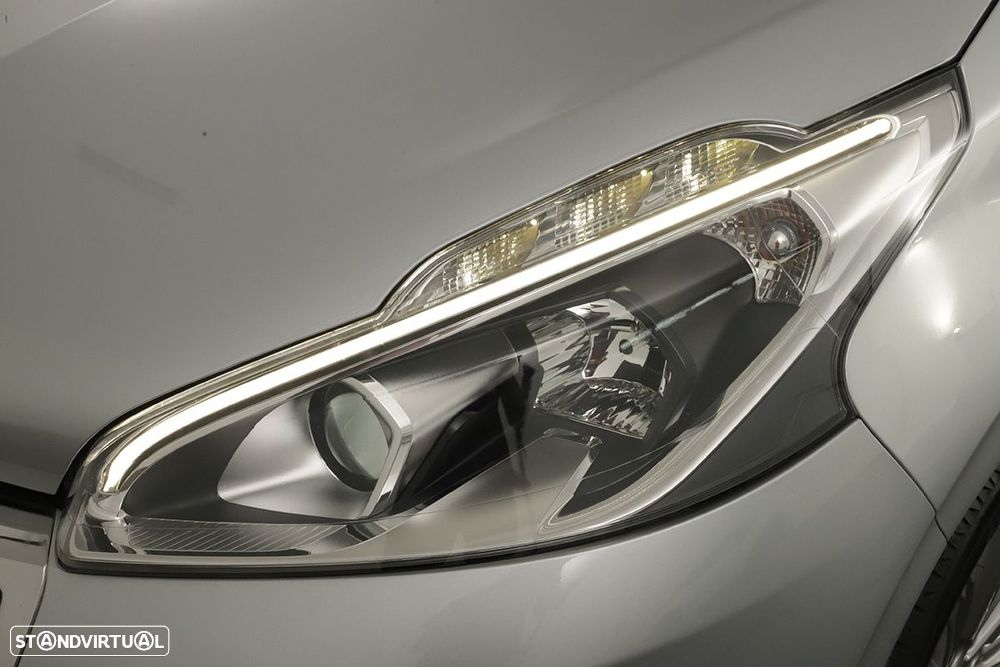 Peugeot 208 1.6 BlueHDi Style - 6