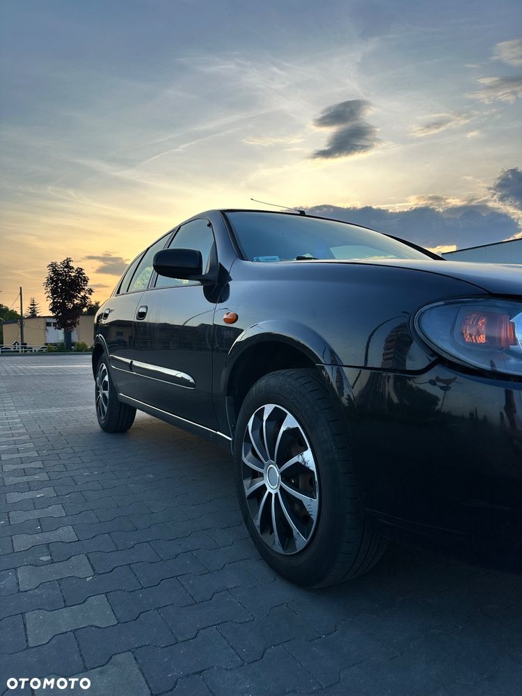Nissan Almera 1.5 acenta PLUS - 2