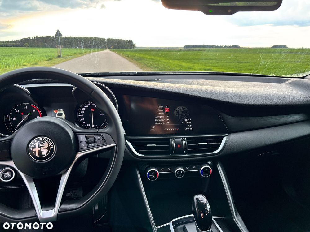 Alfa Romeo Giulia 2.2 AT8 Executive - 18