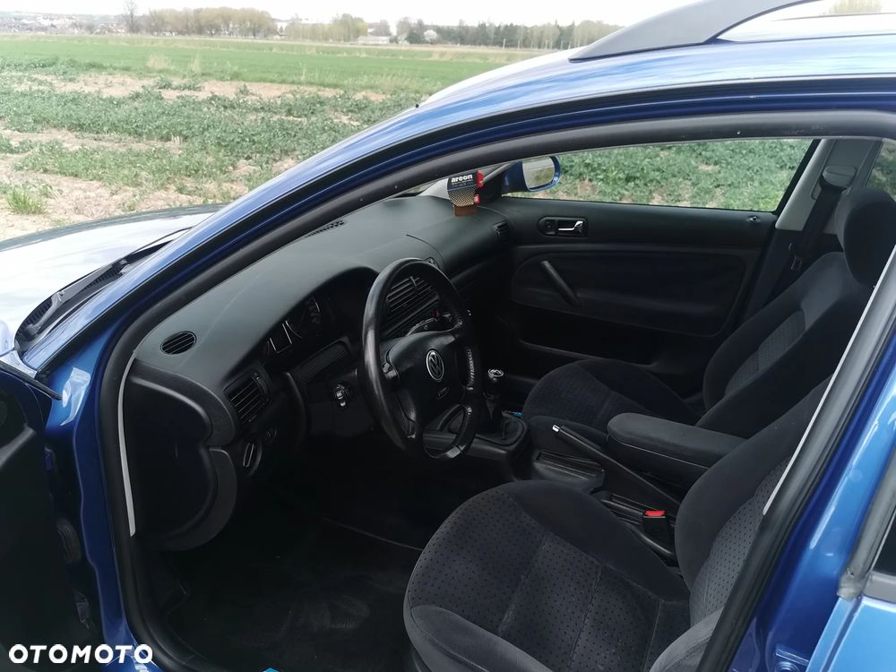 Volkswagen Passat 1.9 TDI Comfortline - 6