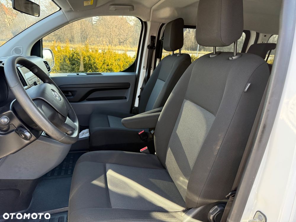 Opel Vivaro - 8
