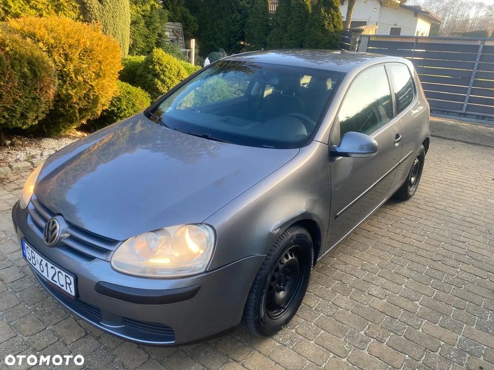 Volkswagen Golf 1.9 TDI Trendline DSG - 17