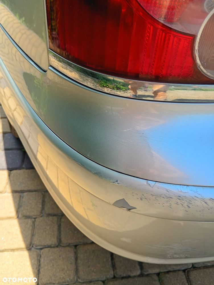 Toyota Avensis - 8
