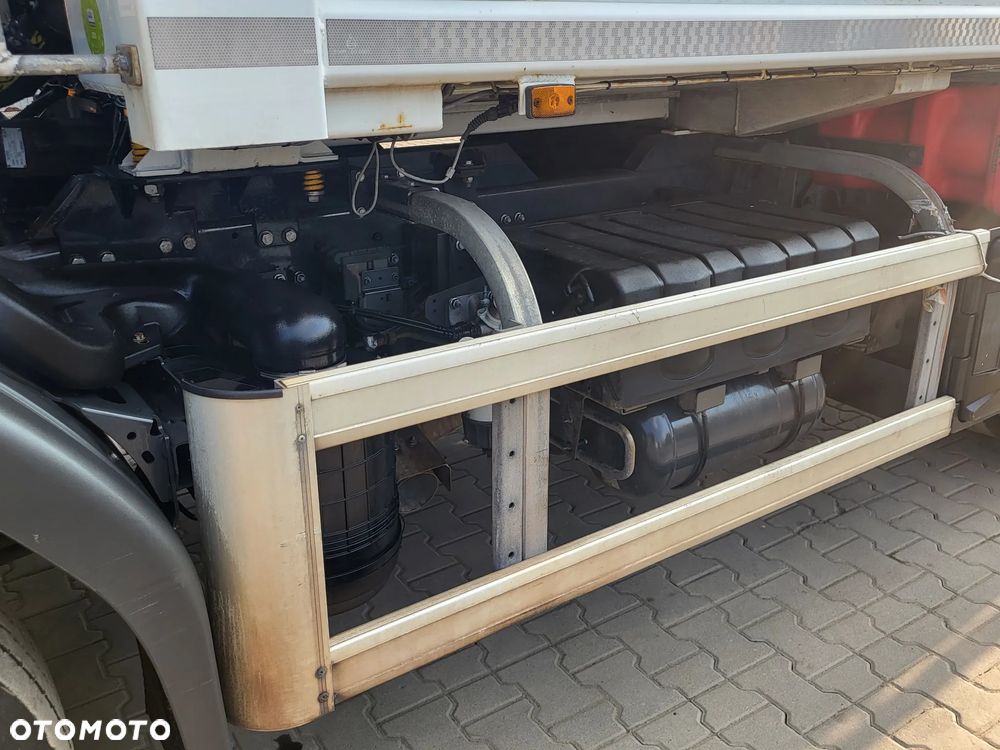 Renault D Wide 19 - 15