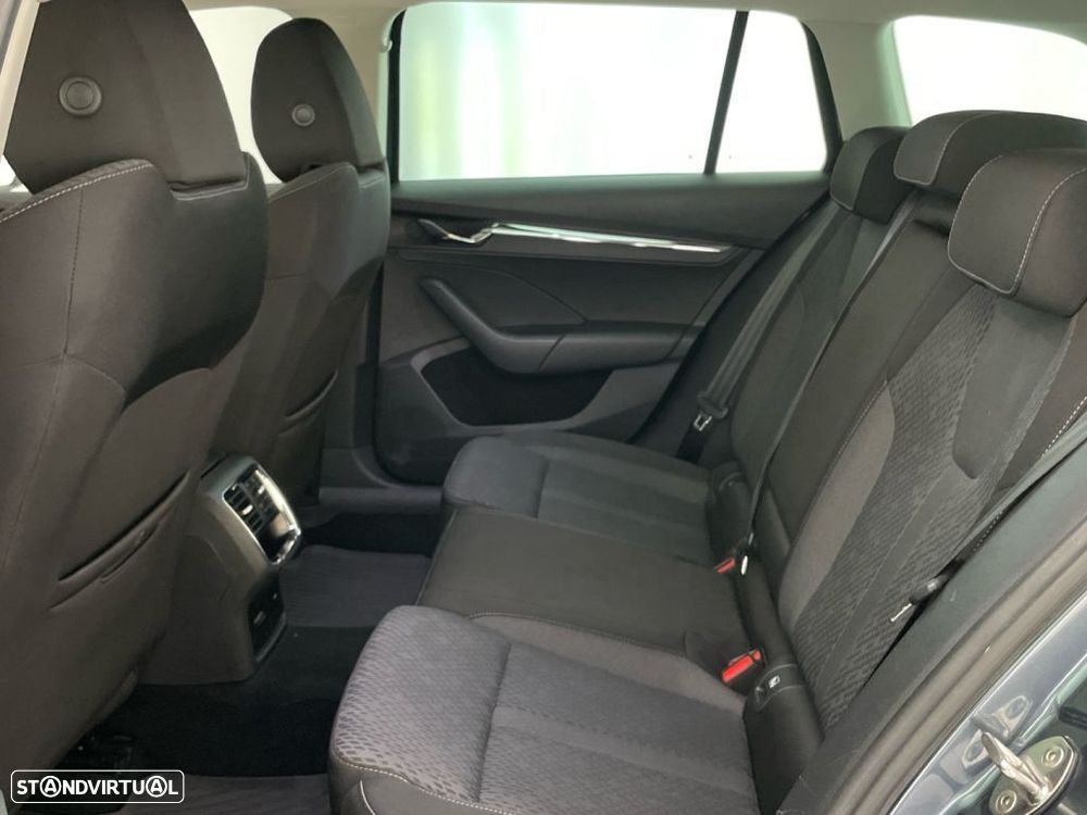 Skoda Octavia 2.0 TDI Style - 12