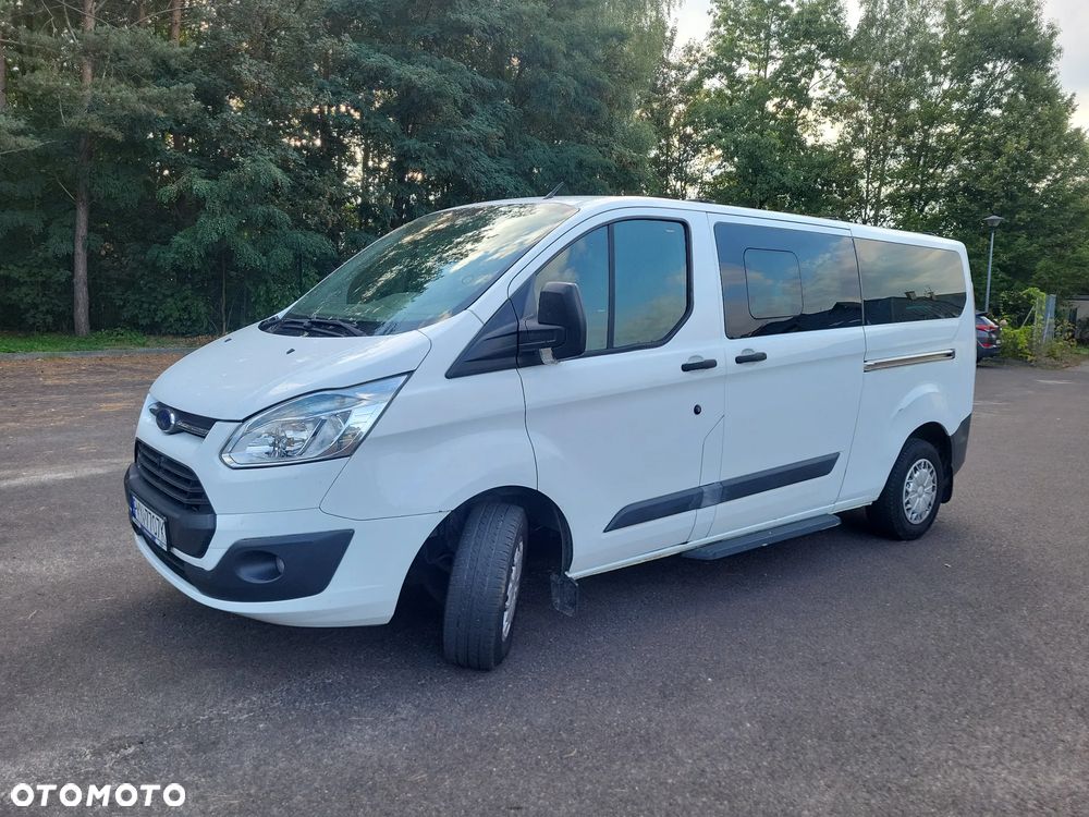 Ford Tourneo Custom - 1