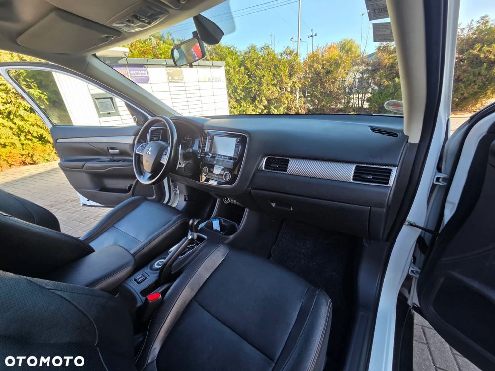 Mitsubishi Outlander 2.2 DI-D 4WD Automatik Diamant Edition - 39