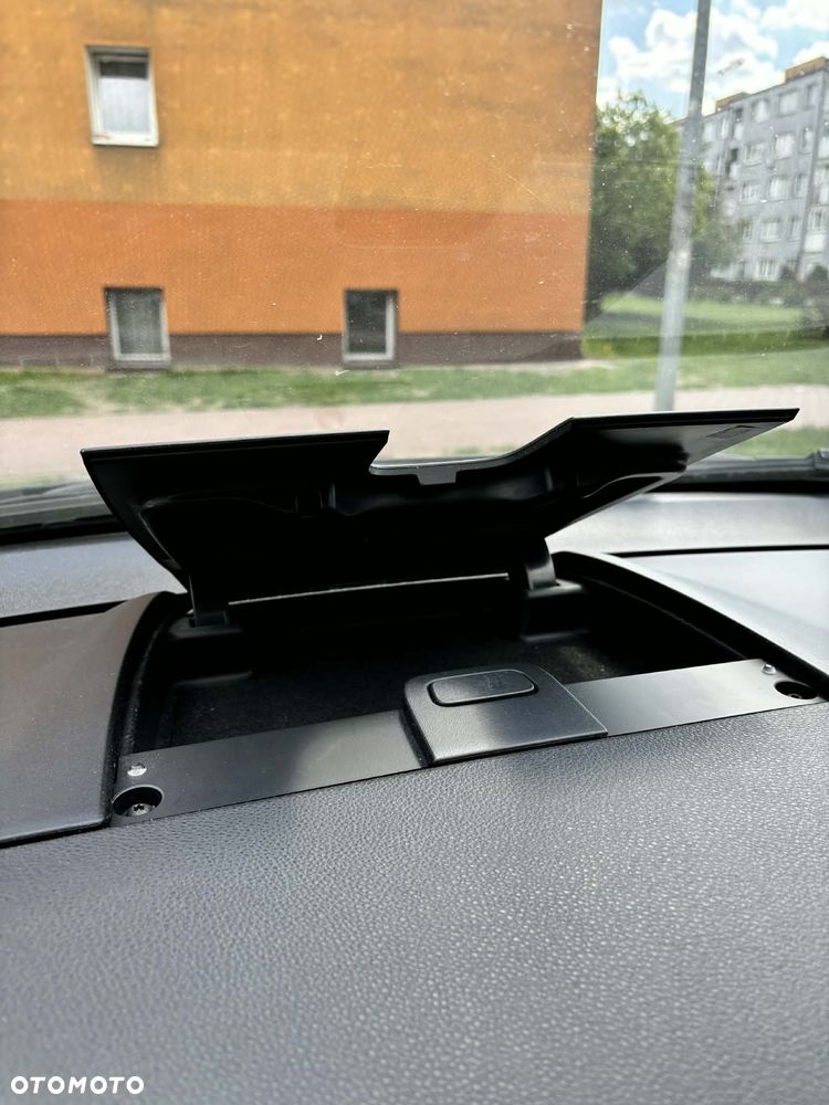 Ford C-MAX 1.8 Titanium - 17