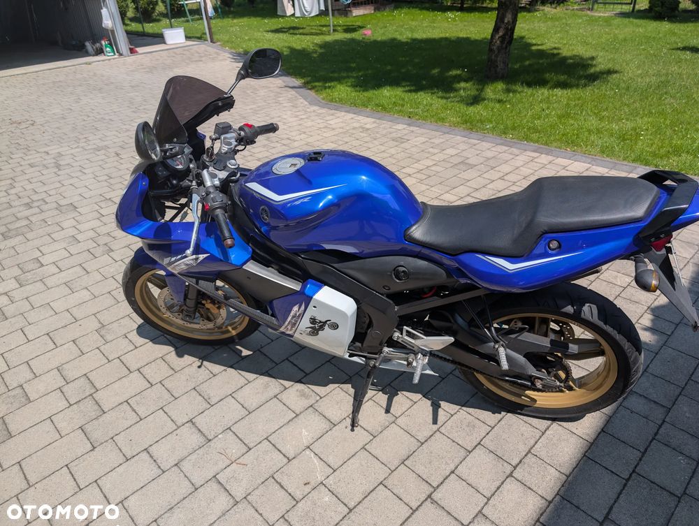Yamaha TZR - 9