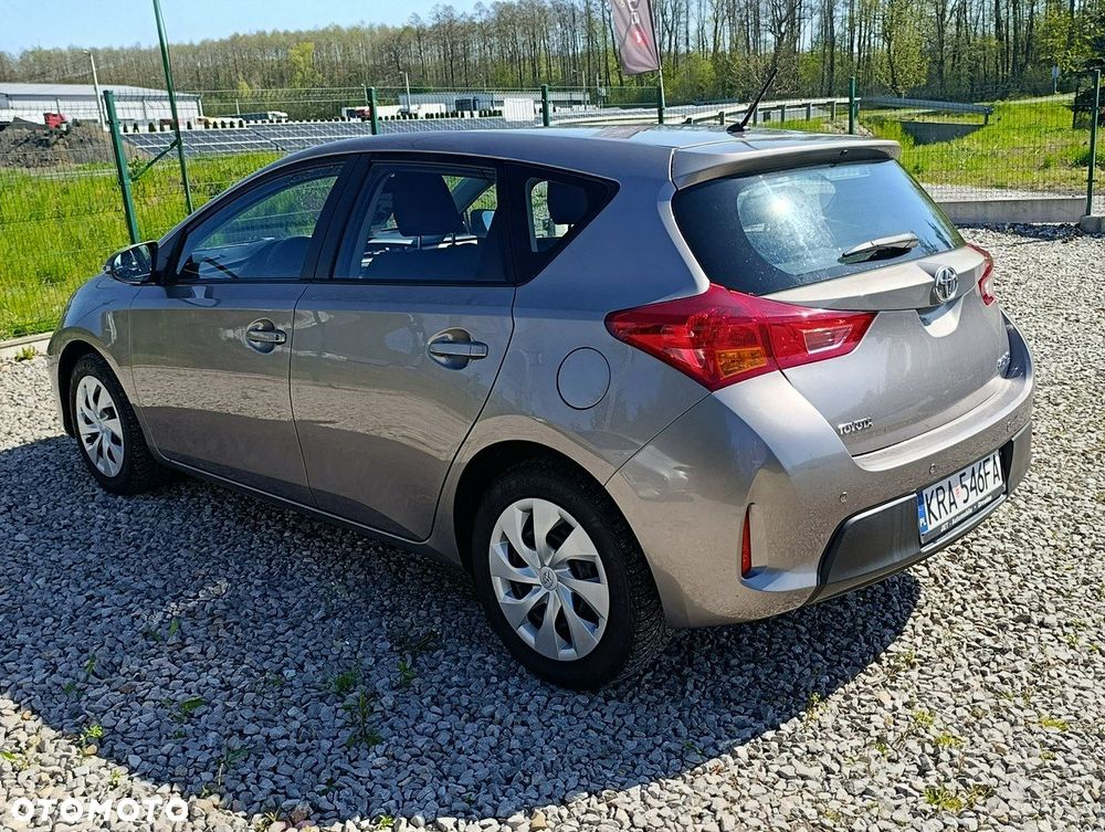 Toyota Auris - 5