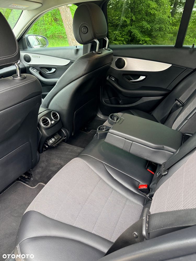 Mercedes-Benz Klasa C 220 d 4Matic 9G-TRONIC Avantgarde - 20