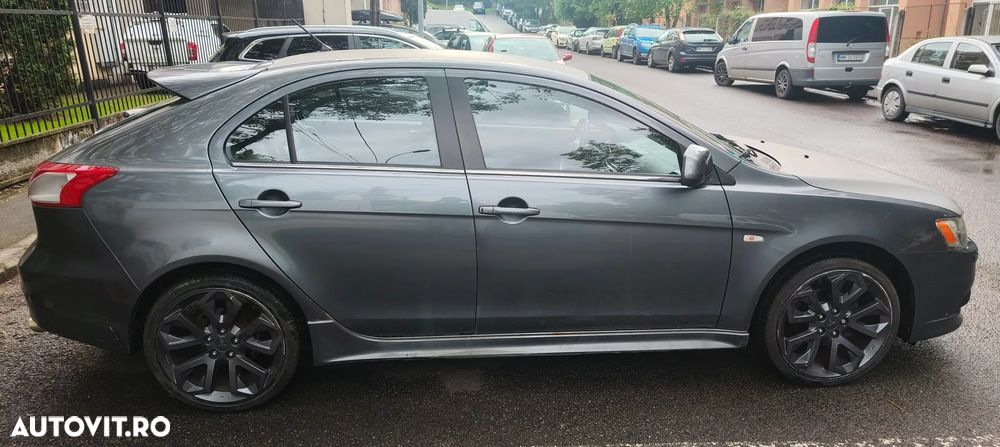 Mitsubishi Lancer - 2