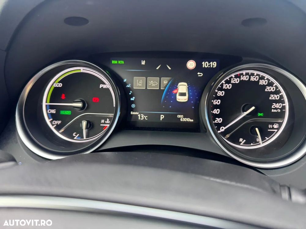 Toyota Camry - 23