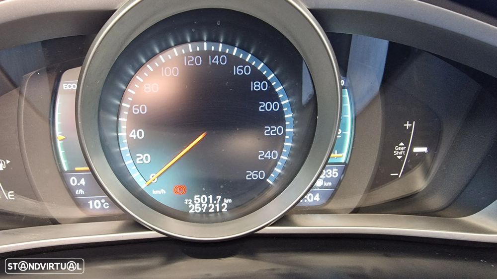 Volvo V40 D4 Summum - 18