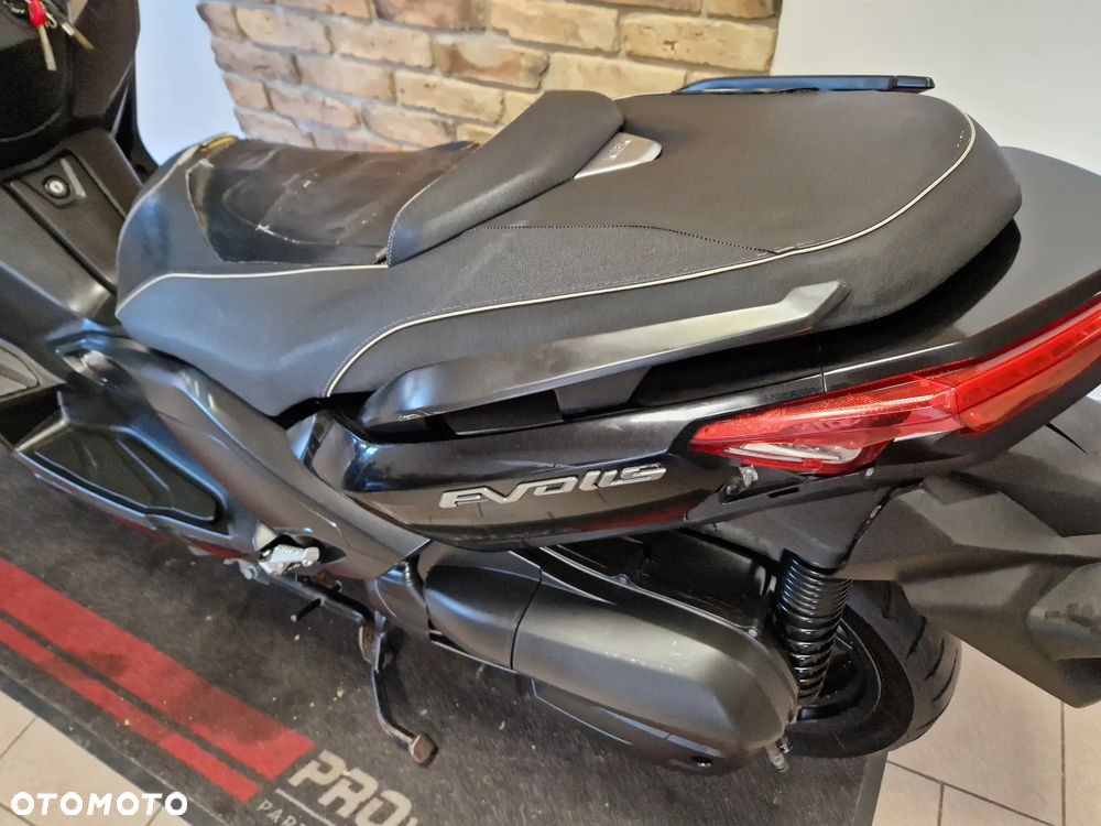 Yamaha X-max - 22