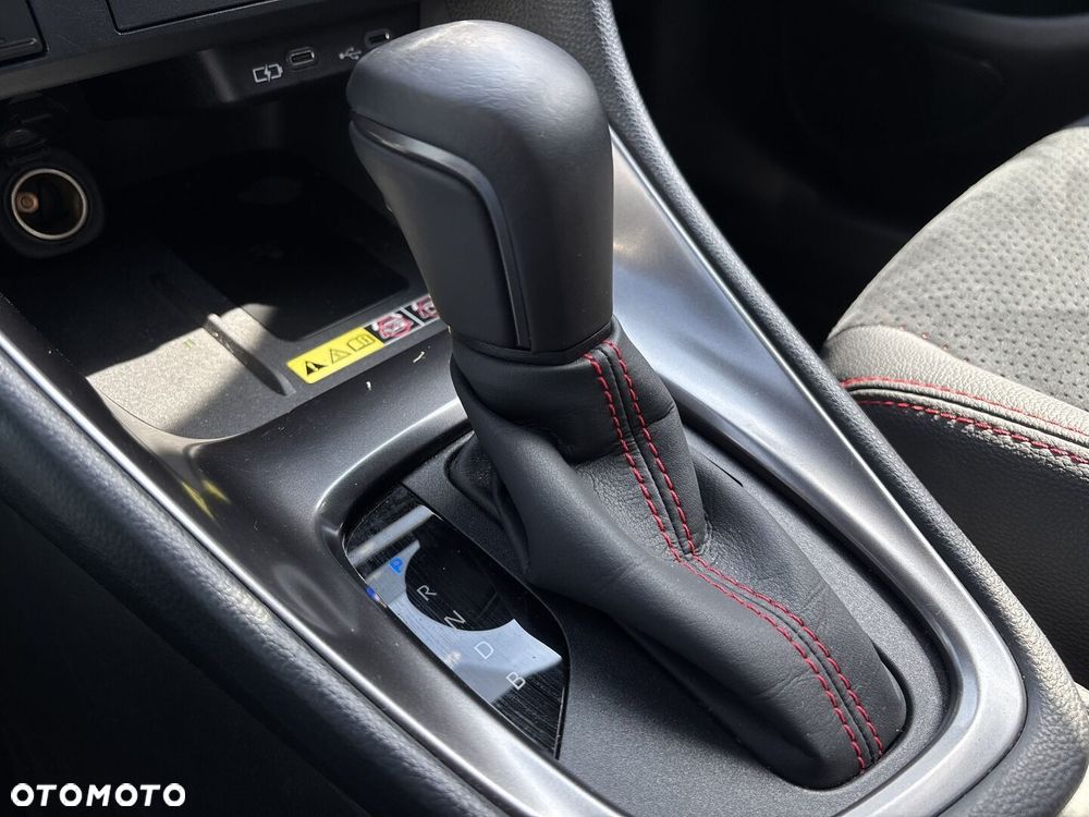 Toyota Yaris Hybrid 1.5 GR Sport - 30