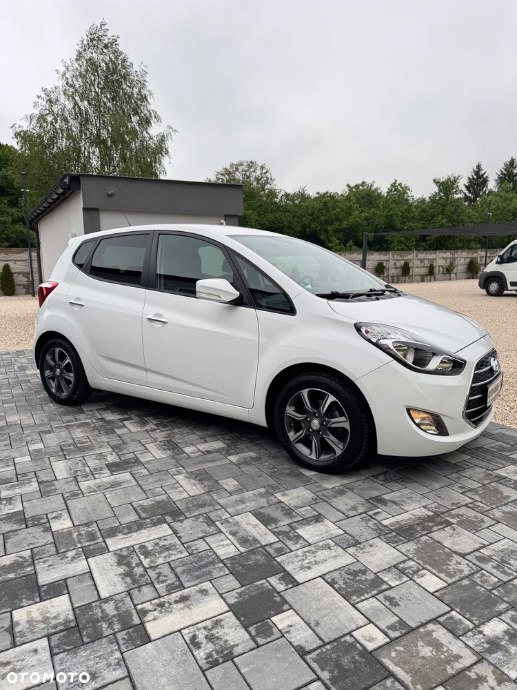 Hyundai ix20 1.4 Premium blue - 4