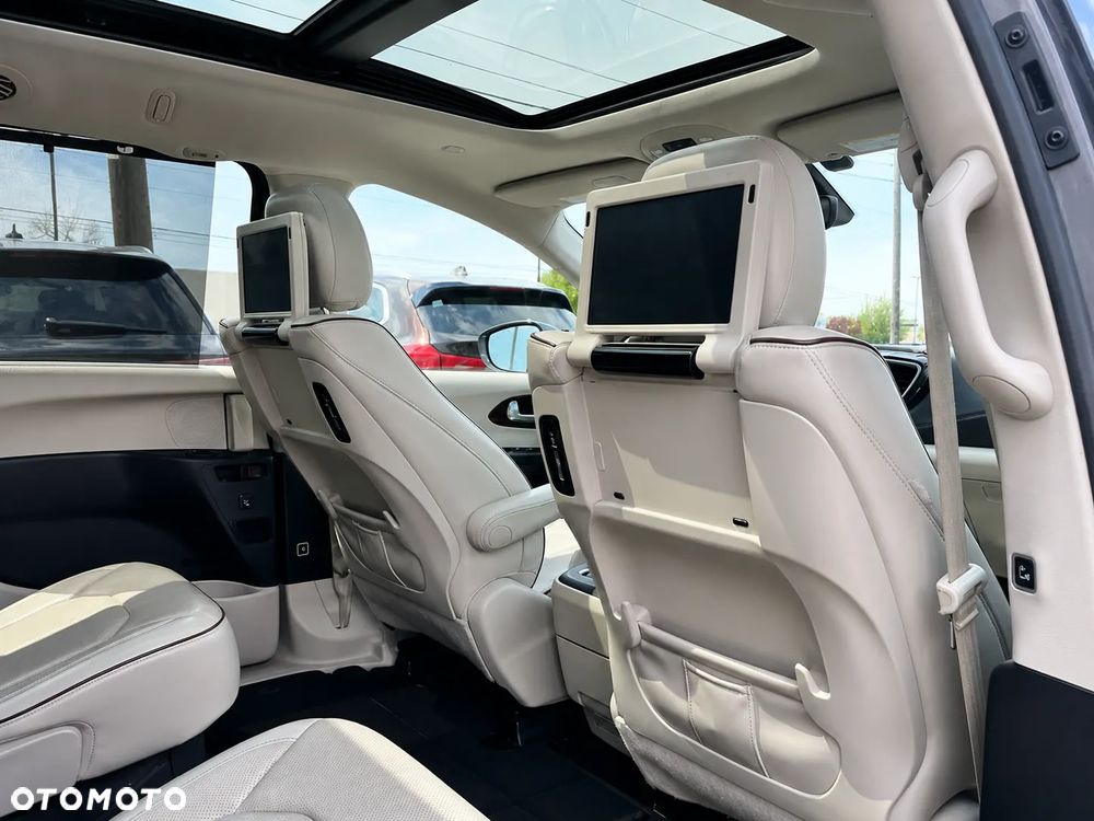 Chrysler Pacifica - 29