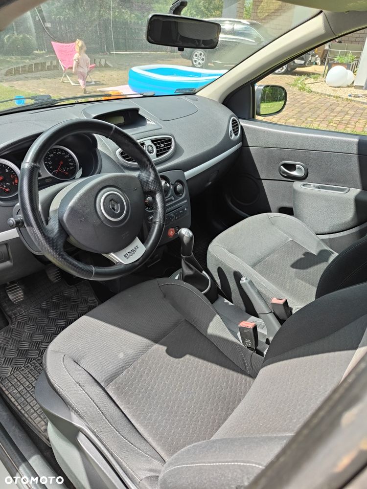 Renault Clio - 7