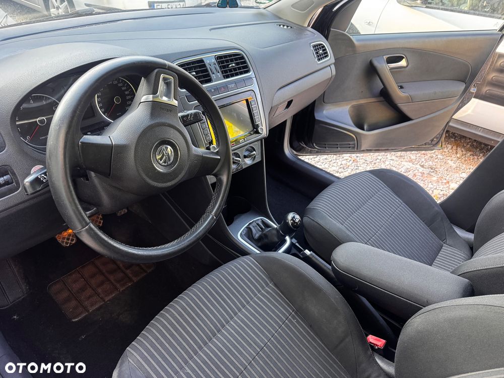 Volkswagen Polo 1.4 16V Comfortline - 24