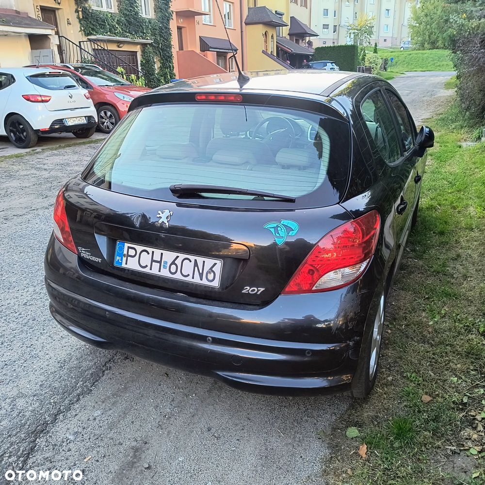 Peugeot 207 1.4 HDi Presence - 4