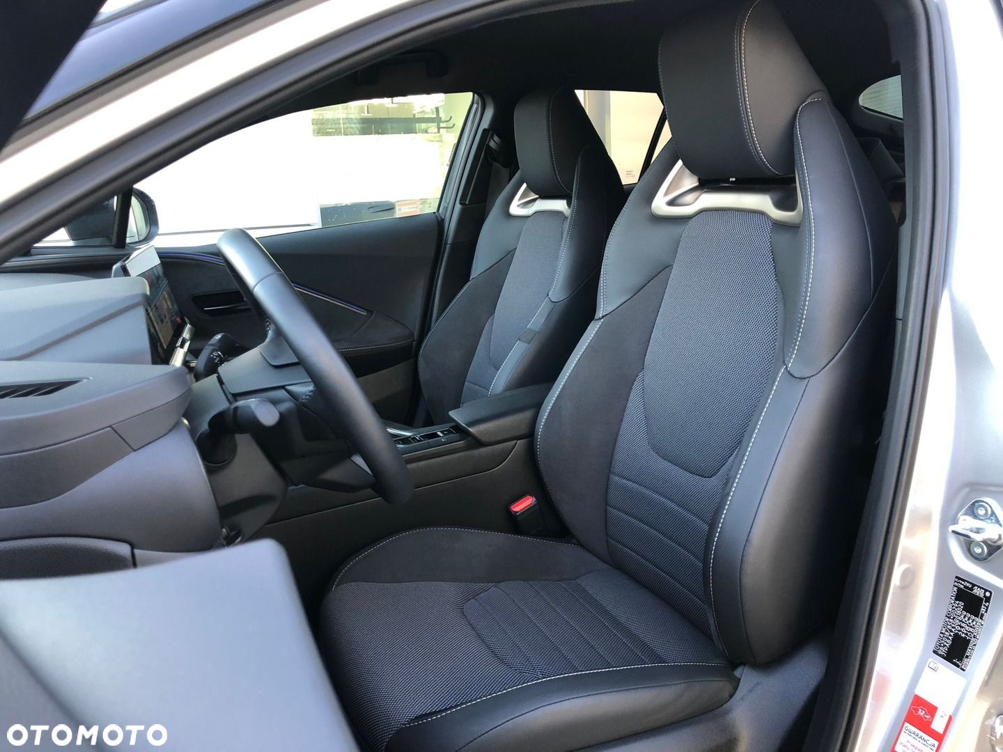Toyota C-HR - 25
