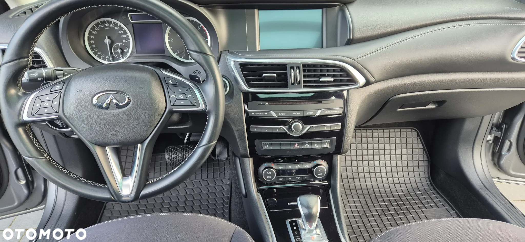 Infiniti Q30 2.2d Luxe AWD 7DCT - 11