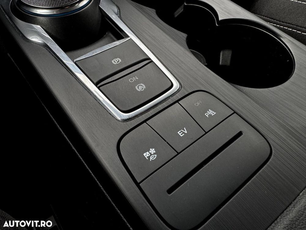 FORD Kuga 2022 — imagine 41