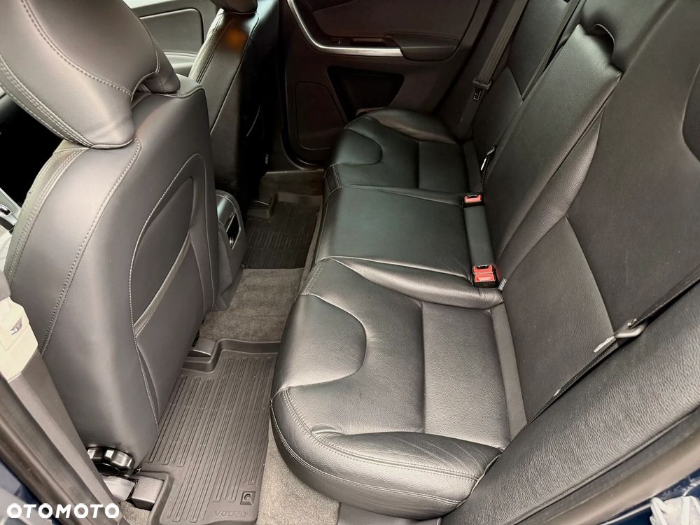 Volvo XC 60 D4 Geartronic Momentum - 16