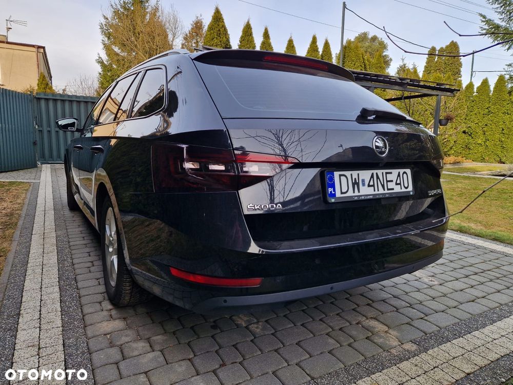 Skoda Superb ver-1-8-tsi-style-dsg - 4