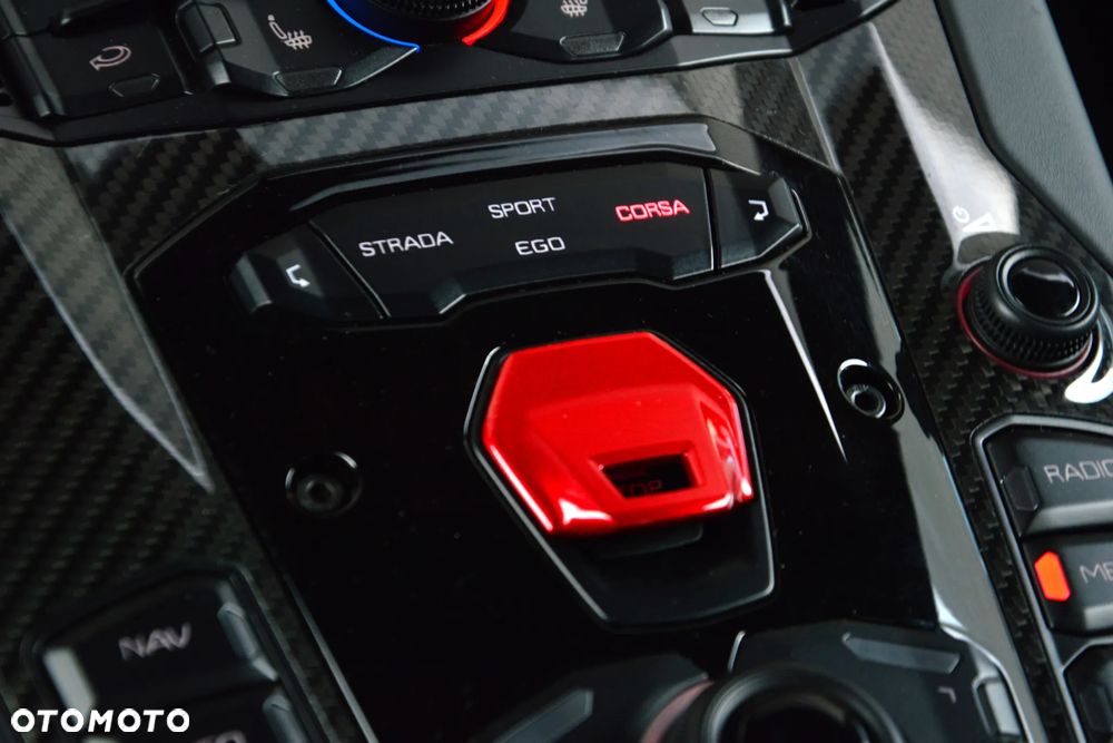 Lamborghini Aventador S - 34