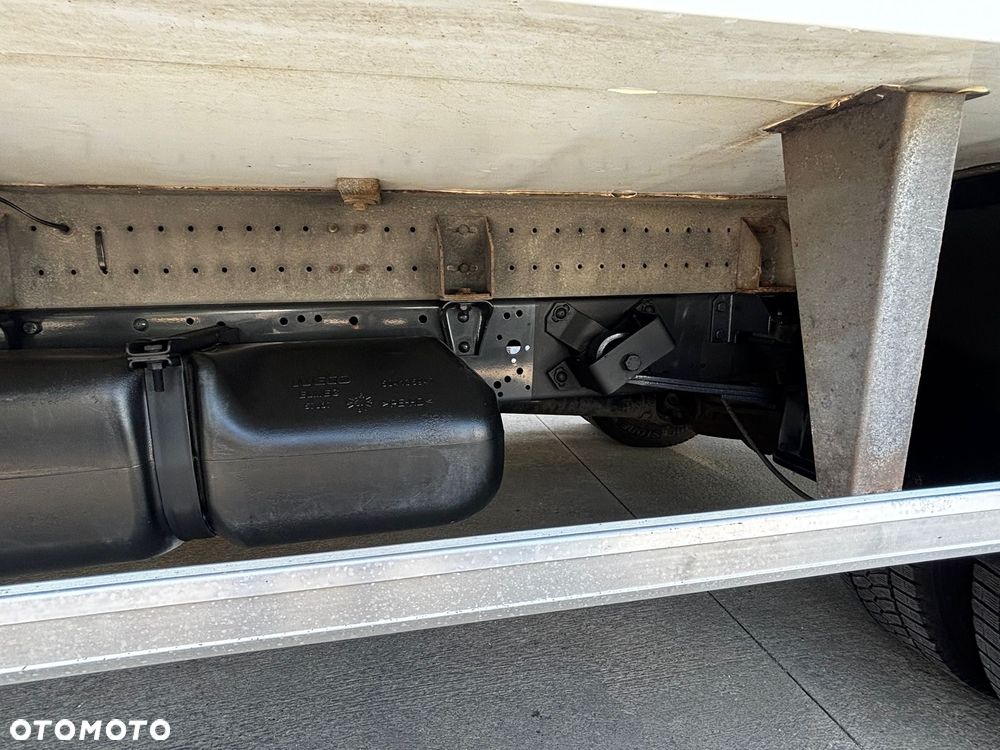 Iveco 35C15 Chłodnia Mroźnia z windą 750 kg 3.0 HPI - 11
