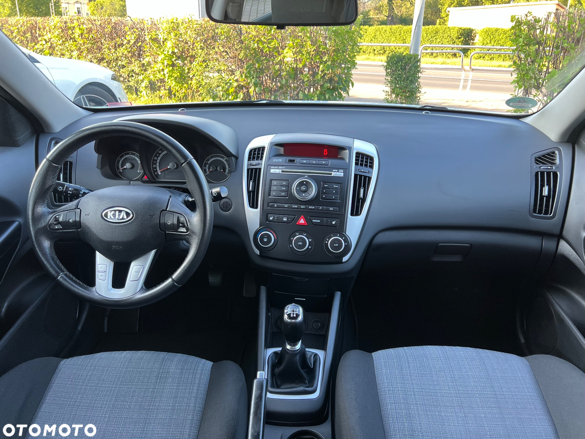 Kia Ceed 1.4 CVVT Dream-Team Edition - 6