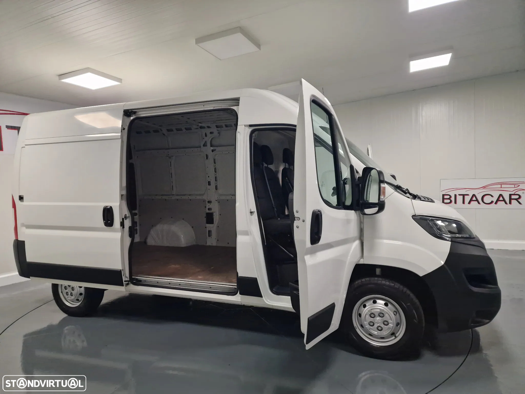 Peugeot BOXER 2.2 BLUEHDi 335 L2H2 Pro GPS CAM. TRASEIRA IVA DEDUTIVEL - 11