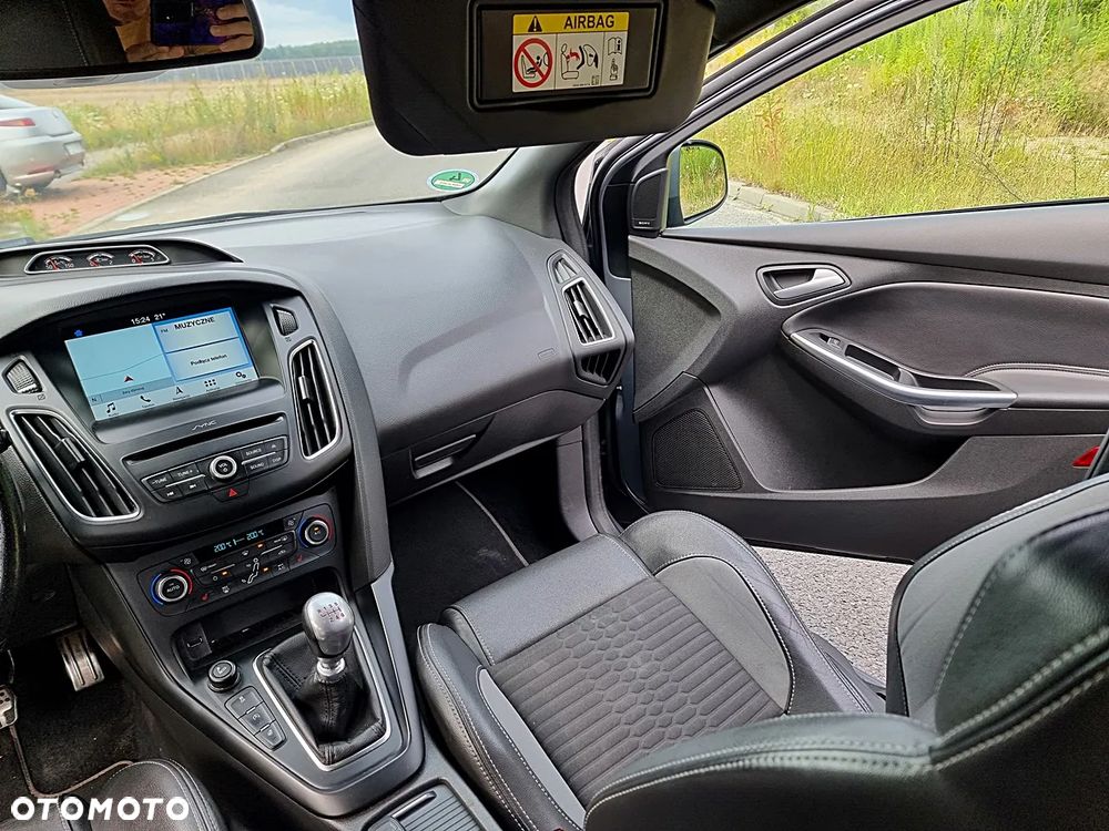 Ford Focus 2.0 TDCi ST - 27