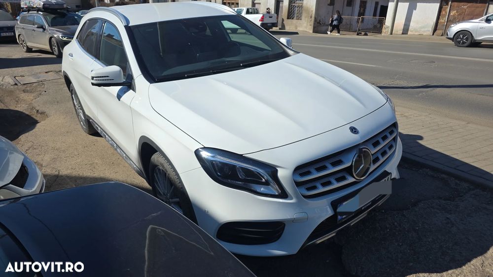 Mercedes-Benz GLA 250 4MATIC 7G-DCT Peak Edition - 2