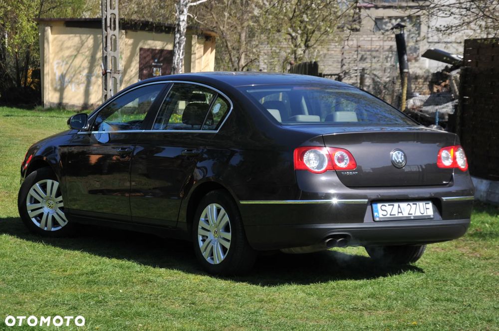 Volkswagen Passat 2.0 TDI DPF Highline - 10
