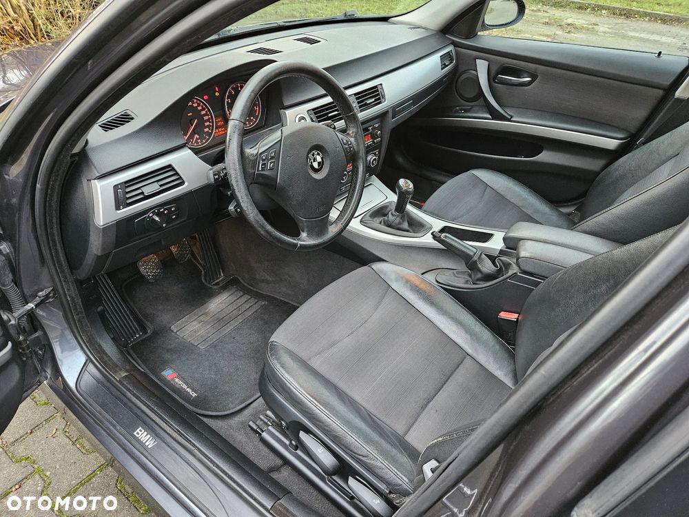 BMW Seria 3 320i - 13