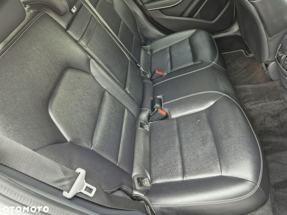 Mercedes-Benz GLA - 16