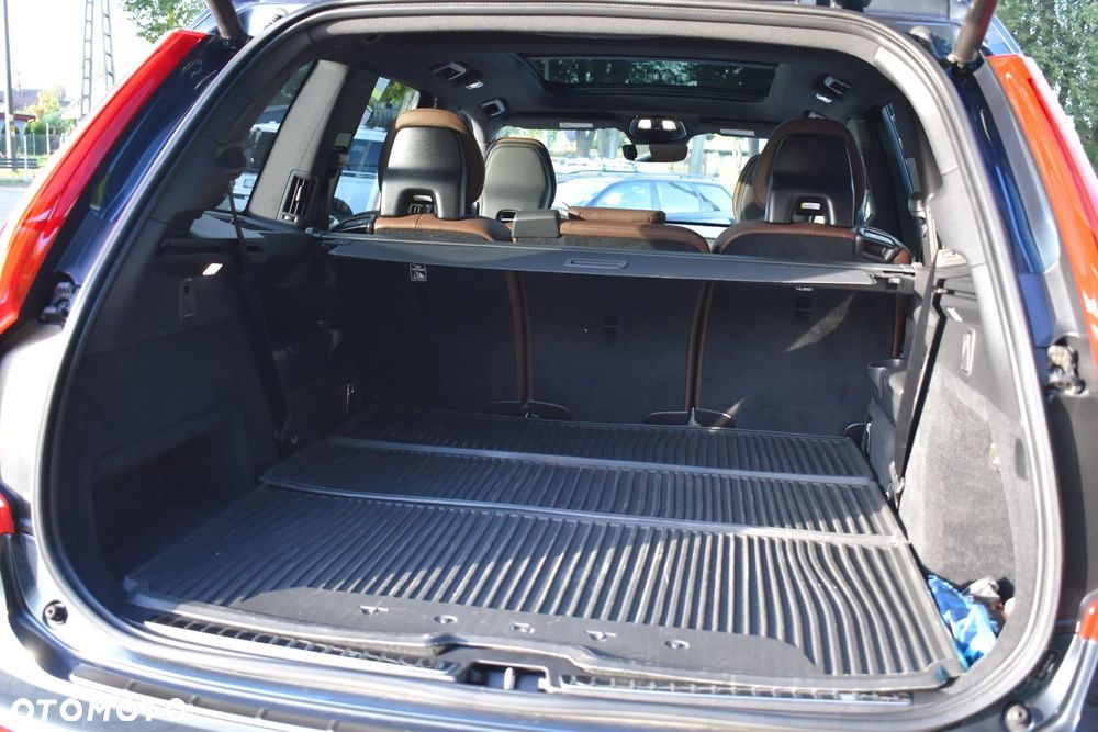 Volvo XC 90 B5 B AWD Plus Bright - 11