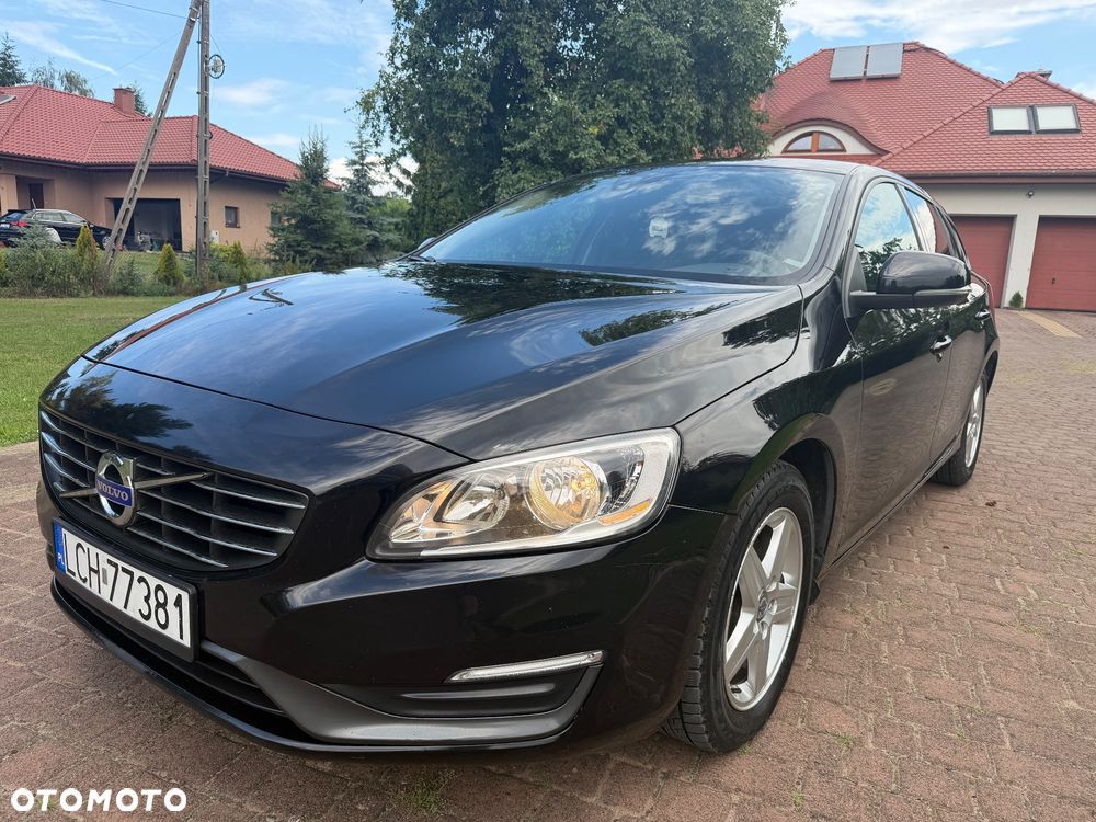 Volvo V60 D2 R-Design Momentum - 3