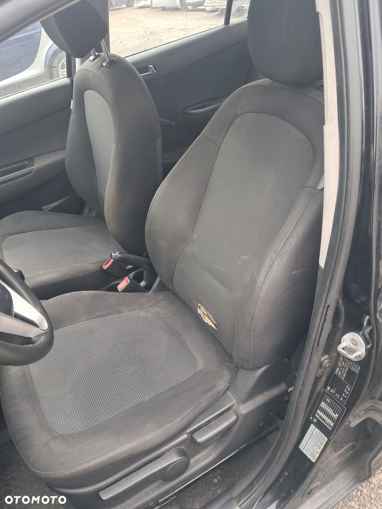 DAWCA CZĘŚCI HYUNDAI I20 I 2011 1.2 MPI 16V G4LA KL. FR - 12