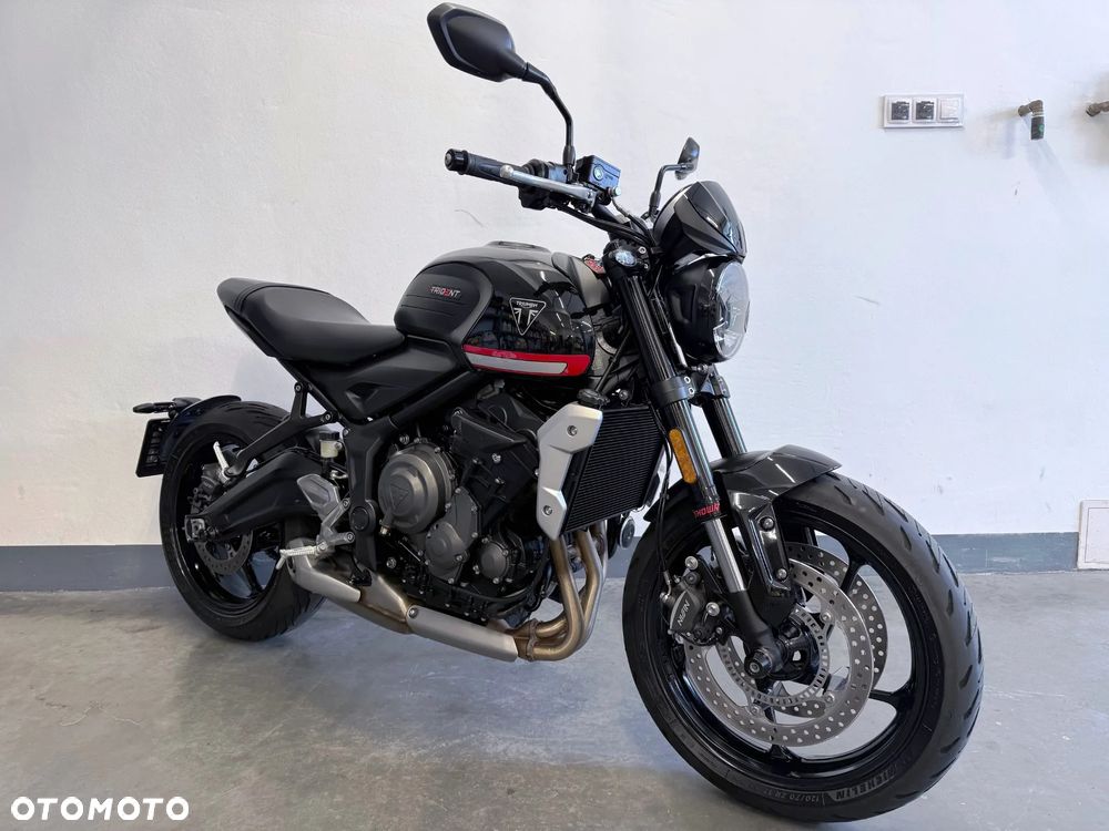 Triumph Trident - 1